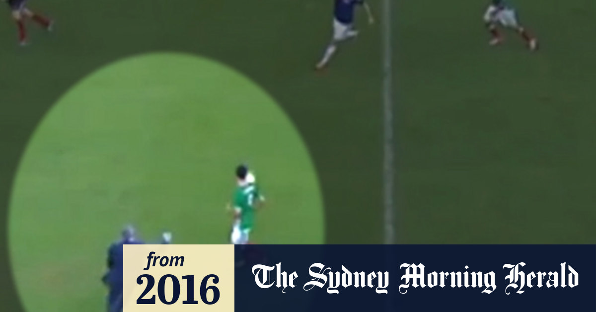 Video Coach Jose Mourinho tackles player